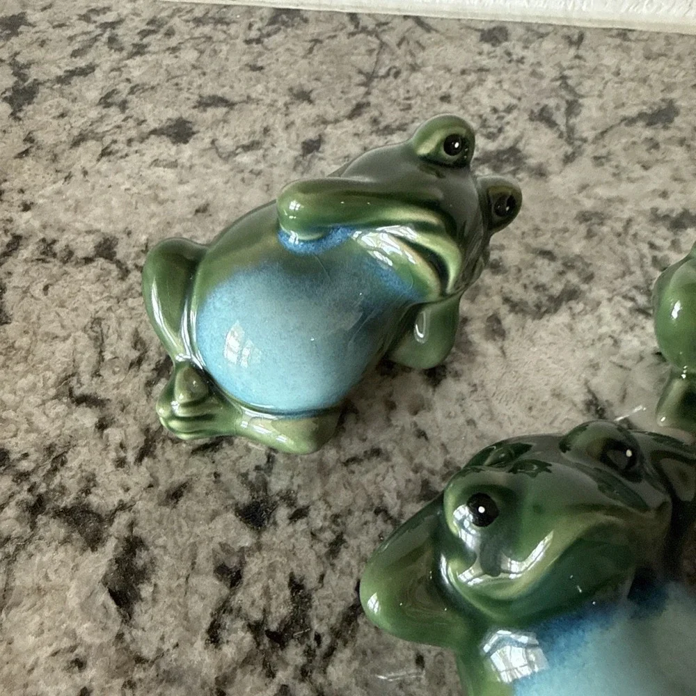 Whimsical Frog Figurine Set Of 3 Green Blue Ceramic Home Decor Garden